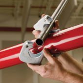  "Syst�me de fixation lat�ral r 