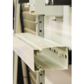  Goulotte de c�blage au pas de 