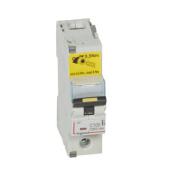  Disjoncteur DX� 10000 - vis/vi 