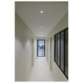  NEW TRIAr UNIVERSAL 68, spot e 