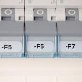  Etiquettes polyester adh�sives 